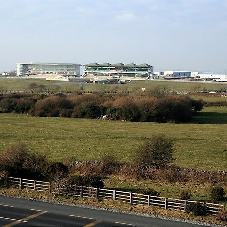 Cuirt Na Rasai Lejlighed Galway Eksteriør billede